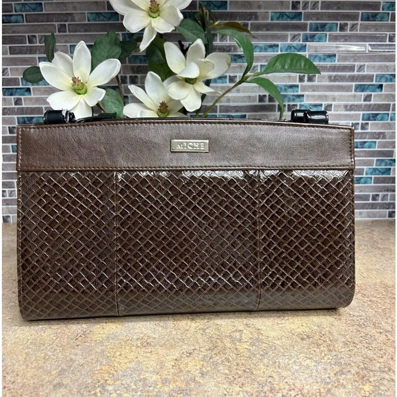 Classic Miche shell - Picture 1 of 4